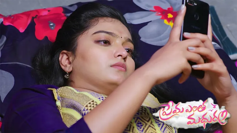 Anu gives a warning to Raghupati - Prema Entha Madhuram