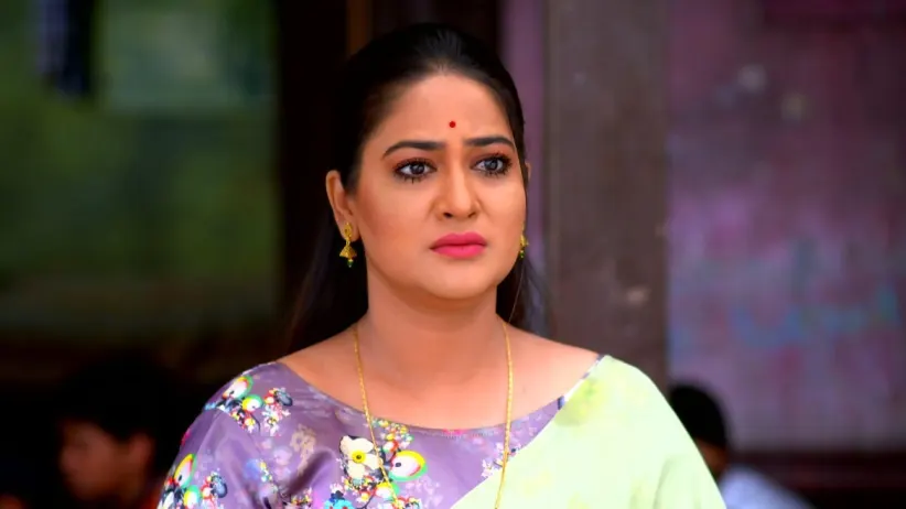 Manjula prepares a special dish for Ajit Kumar - Devmanus