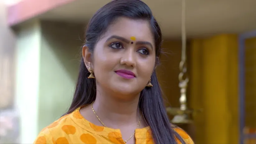 Krishna playfully mocks Sreelakshmi - Neeyum Njanum