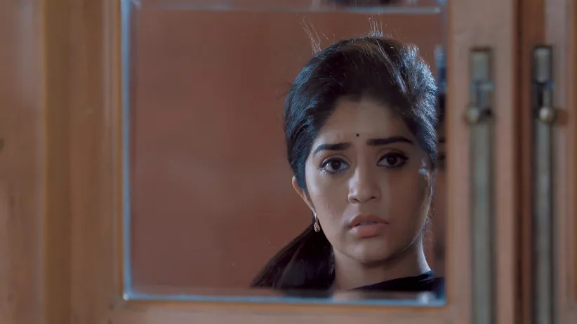 Aryavardhan comes across Anu at Meera's house - Jothe Jotheyali