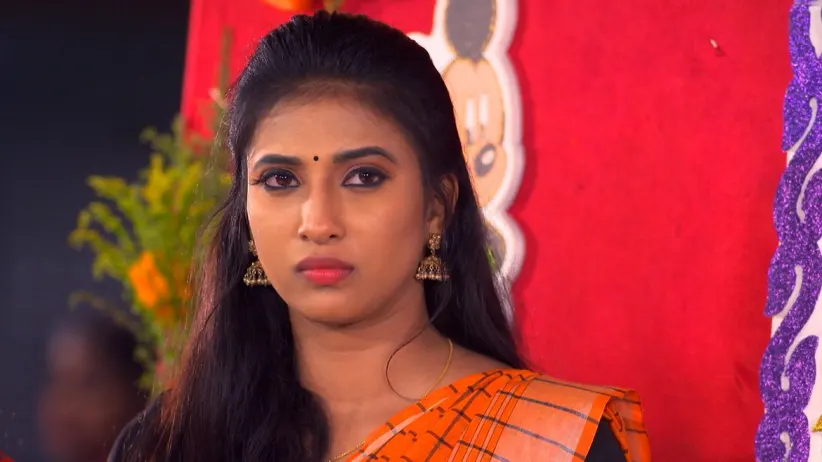 Deepa flaunts her ‘thali’ - Gokulathil Seethai