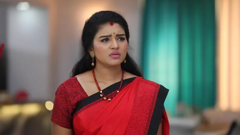 Parvathy scolds Adithya - Sembaruthi