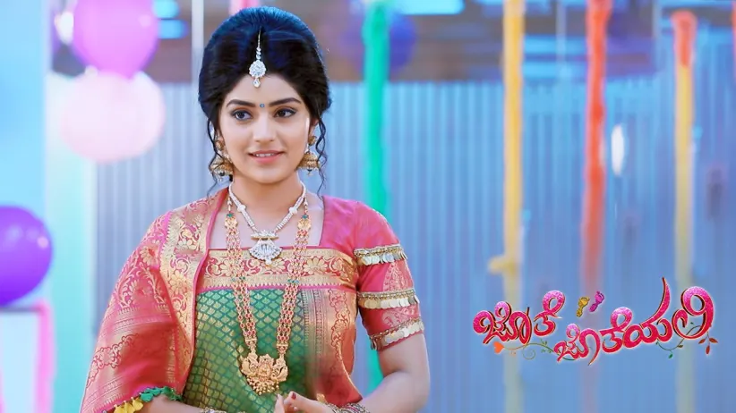 Aryavardhan expresses his concerns for Anu - Jothe Jotheyali