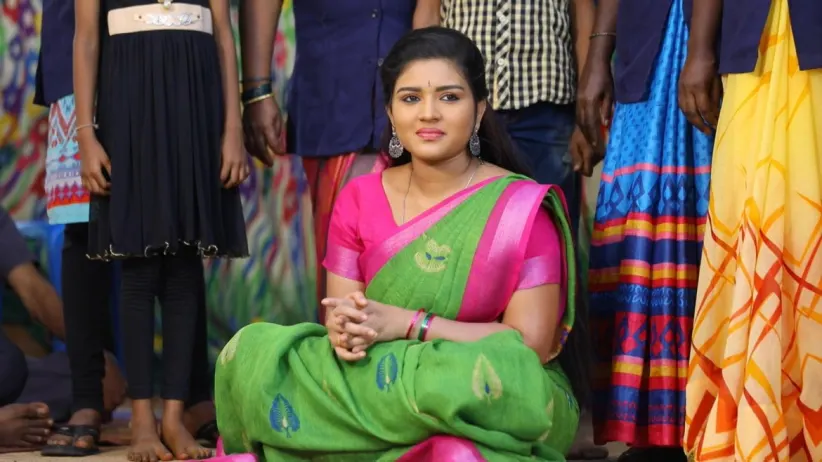 Parvathy goes on a hunger strike - Sembaruthi