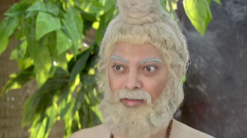 Gurudev's tranformation stuns the zamindar - Joy Baba Lokenath