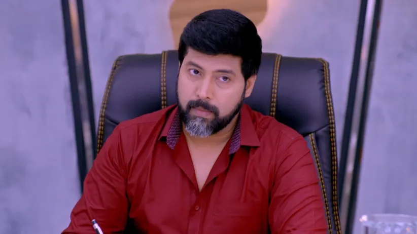 Meera awaits Surya Prakash - Neethan Enthan Ponvasantham