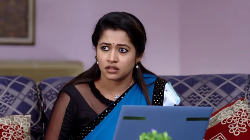 Geetha and Ram get locked in a room - Gundamma Katha