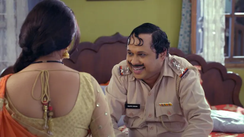 Happu commits theft for Rajesh - Happu Ki Ultan Paltan