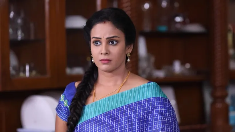 Anuradha's spirit leaves Chintamani's body - Rettai Roja