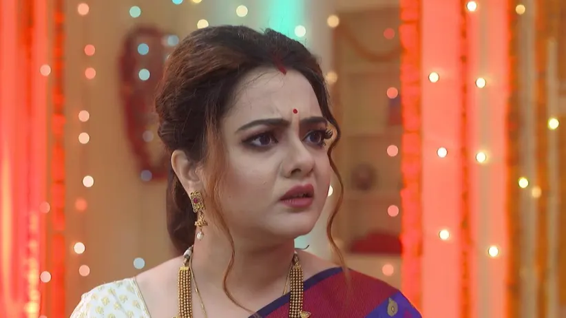 Wriddhiman calls Anuradha - Jamuna Dhaki