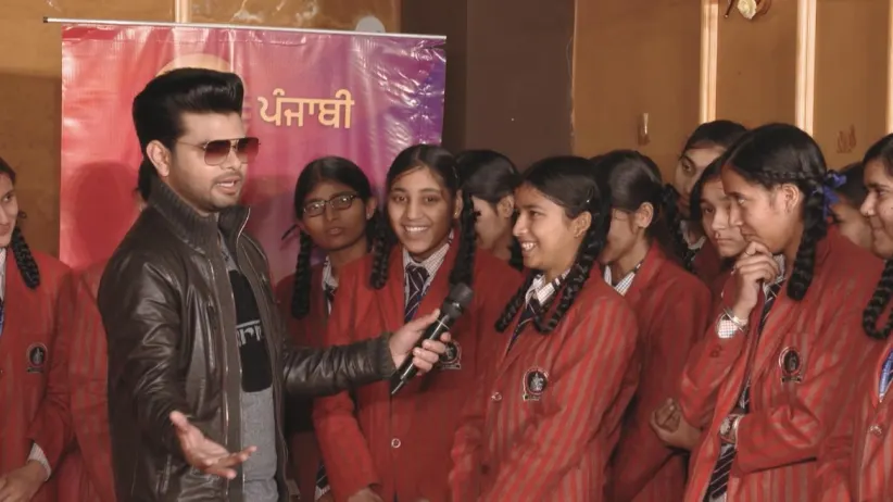 Fun with the students of Rajindera Public School - Aajo Jinhe Khedna