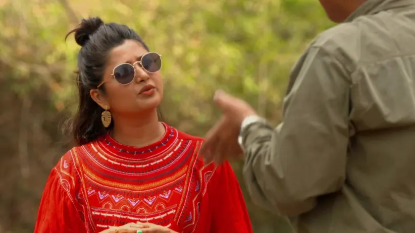 Prajakta enjoys a tour of Tadoba sanctuary - Mast Maharashtra