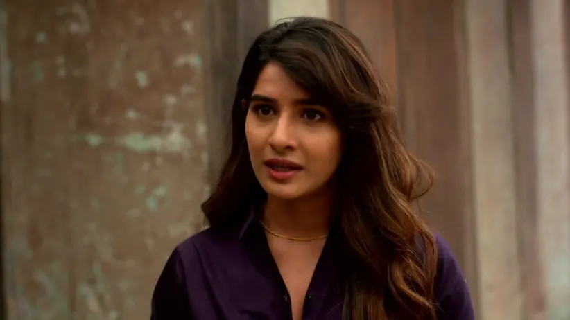 Rupa's father comes to Ajit Kumar in search of her - Devmanus