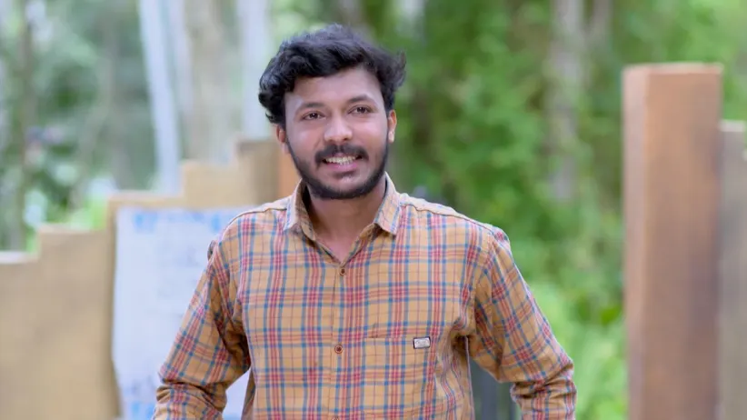 Sarojam criticises Sreelakshmi - Neeyum Njanum
