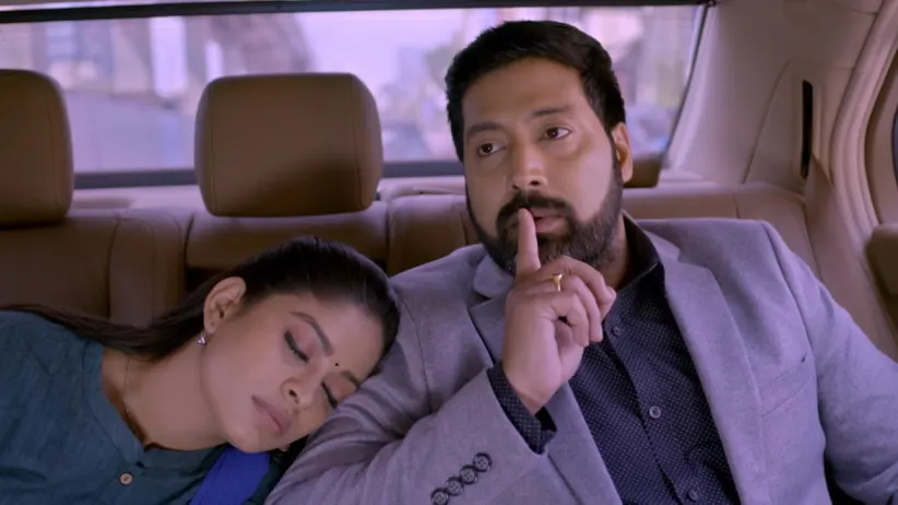 Surya Prakash scolds Meera - Neethane Enthan Ponvasantham