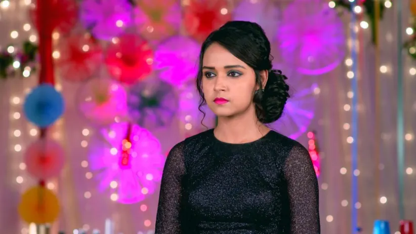 Amulya learns about Ramaswami's trap for Namrata - Gattimela