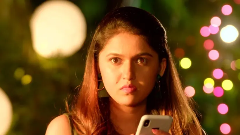 Aditya goes to have coffee with his uncles - Majha Hoshil Na