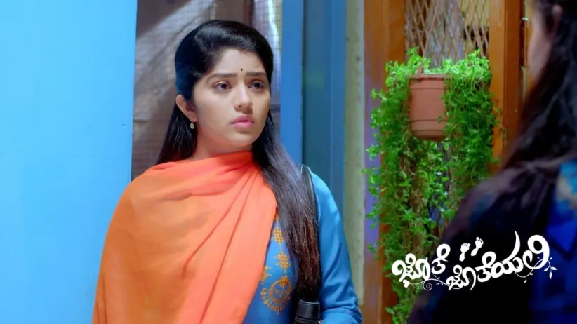 Anu receives a call from Aryavardhan - Jothe Jotheyali