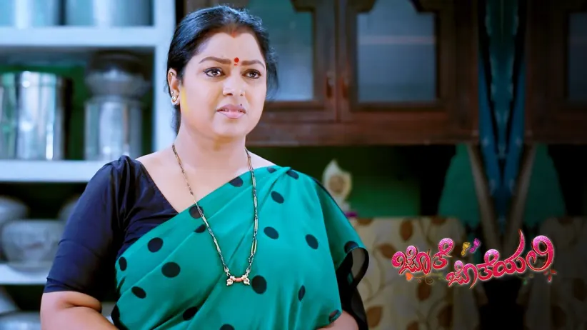 Sharada Devi thinks about inviting Anu for a puja - Jothe Jotheyali