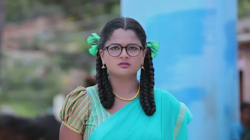 Gauri doesn't let Chandru meet his daughter