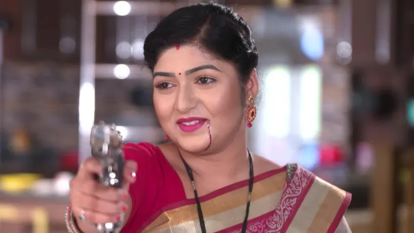 Urmi threatens the Patnaiks - To Pain Mu