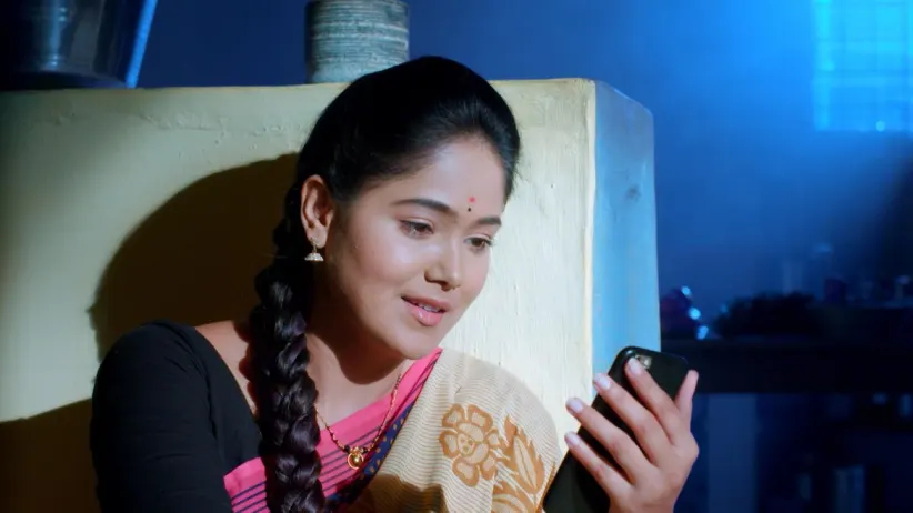 Veeraya Deva Asks for a Promise from Pritham - Paaru