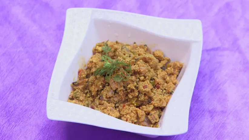 Gabolichi Bhurji and Bharleli Chimbori - Aamhi Saare Khavayye
