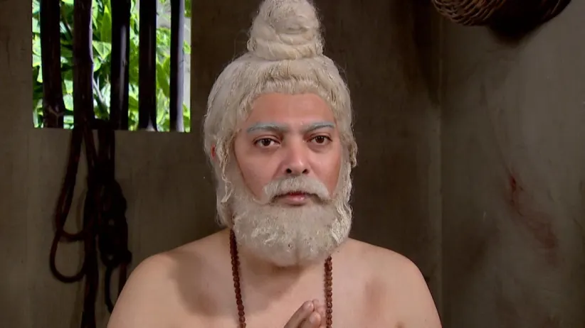 Sarala chants Lokenath's name - Joy Baba Lokenath