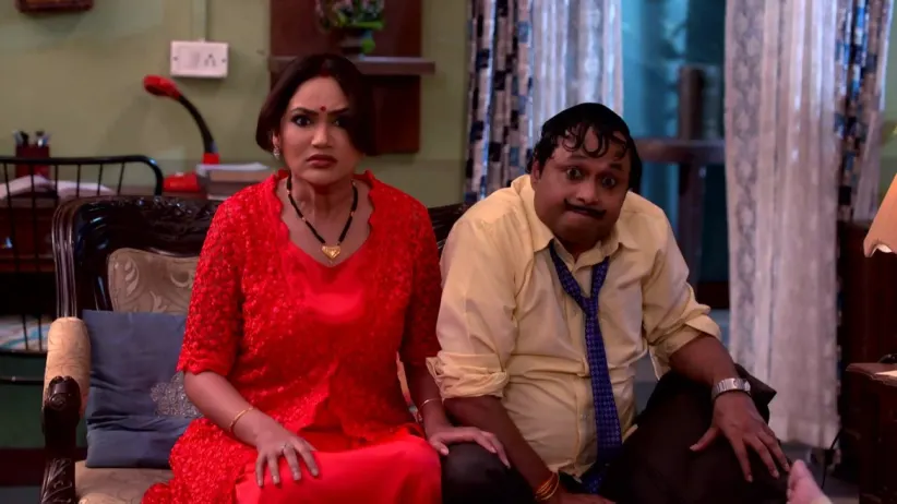 Happu and Beni boast about their riches - Happu Ki Ultan Paltan