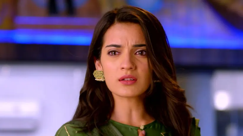 Shlok Asks Chahat for Help