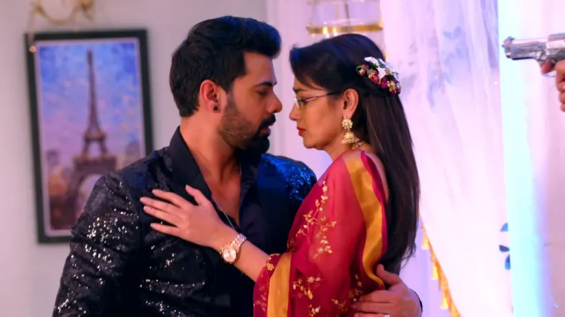 Abhi and Meera get engaged - Kumkum Bhagya