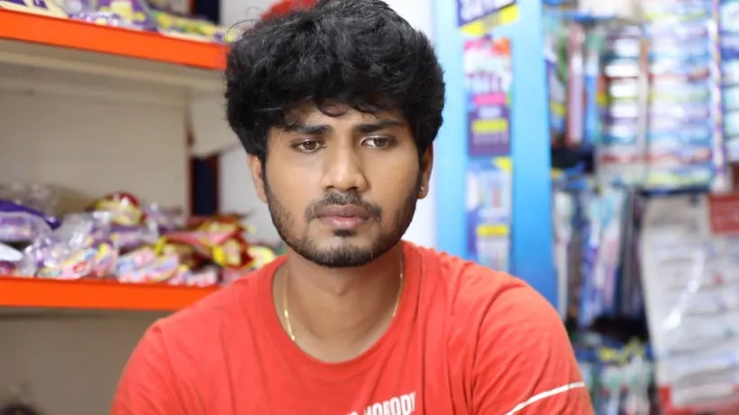 Sanjeev ties a ‘thali’ around Abhirami’s neck - Rettai Roja