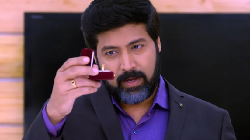 Pankaj meets Anu - Neethane Enthan Ponvasantham