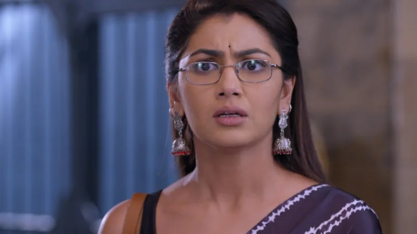 Abhi Files a Complaint Against Rishi - Iniya Iru Malargal