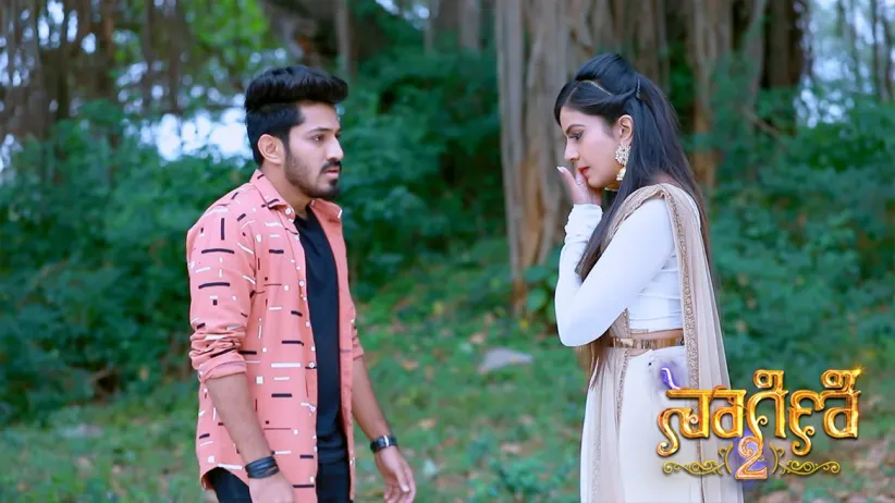 A battle ensues between Shivani and Digvijay - Naagini 2