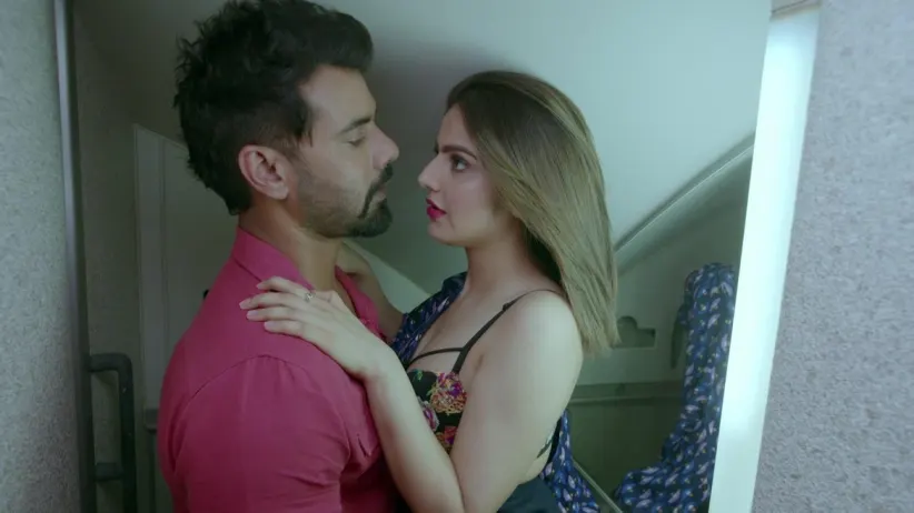 எபி 2 - மும்பை முஜ்ஹே ராஸ் ஆனே வாலி தி