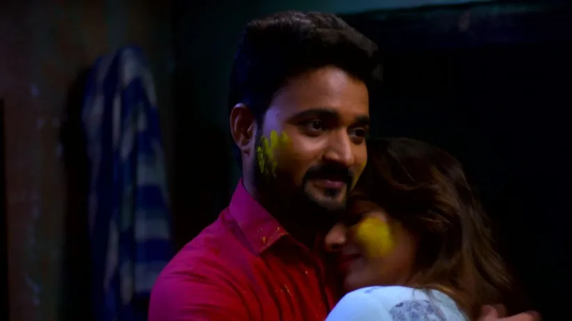 Everyone Plays Holi at the Wada