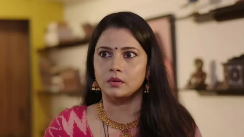Sai asks Suyash some questions - Majha Hoshil Na