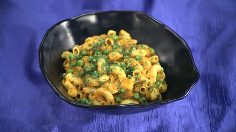 Pasta Bhaji' and 'Kacchya Kelyache Ras Wade' - Aamhi Saare Khavayye
