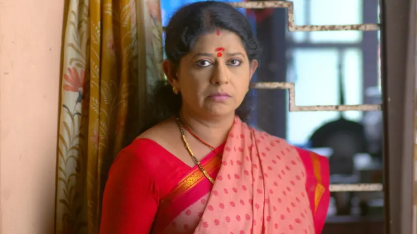 Sudarshanan gets suspicious - Neeyum Njanum
