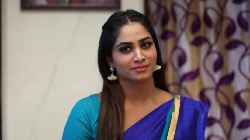 Sanjeev asks for a gift - Rettai Roja