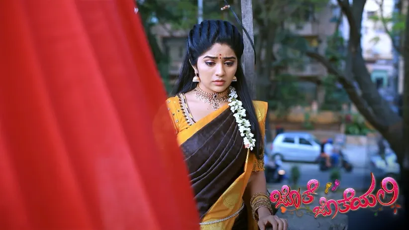 Subbu visits Suriya's house - Jothe Jotheyali