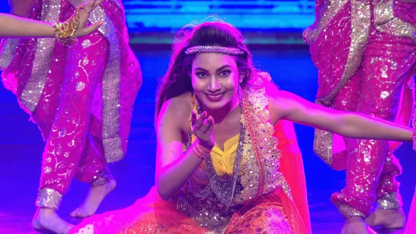 Team of Almost Sufal Sampoorna comes on the show - Yuva Dancing Queen