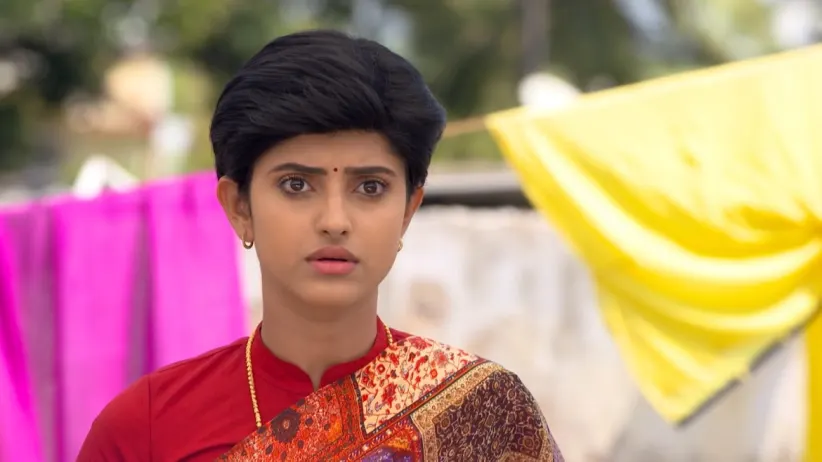 Sathya Shares Her Sorrows with Paatti - Sathya
