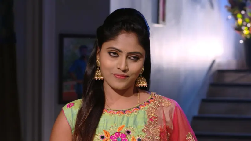 Bujjamma confronts Purandari - Radhamma Kuthuru