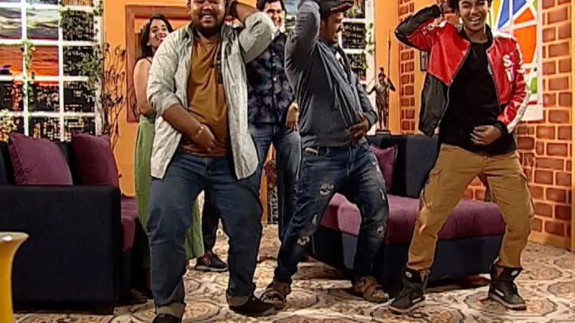 The cast of Tu Mo Sathire as special guests - Katha Kichi Jana Ajana