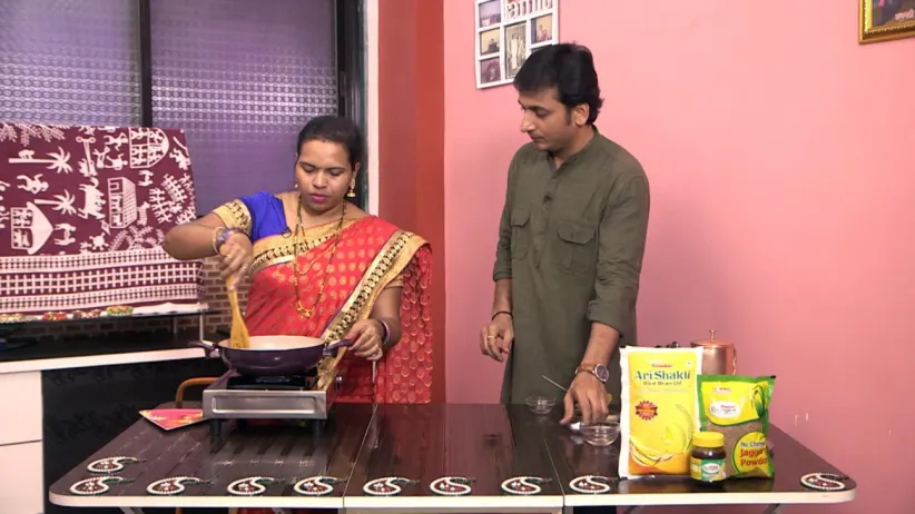 Drumstick Coconut Curry and Bread Banana Barfi - Aamhi Saare Khavayye