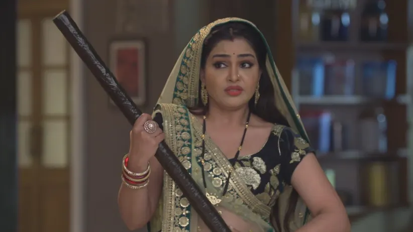 The trio helps Vibhuti return home - Bhabi Ji Ghar Par Hai