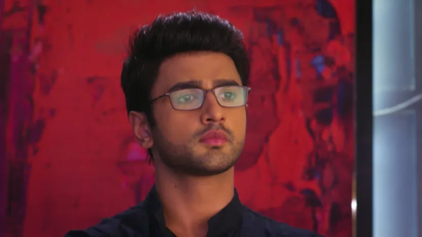 AJ saves Guddan from a kitchen accident - Guddan Yar Yoof Fun