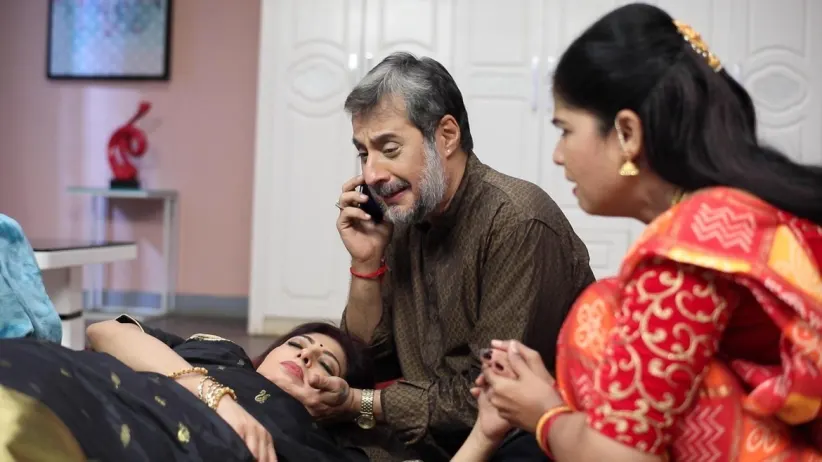 Vanaja mocks Akhila - Sembaruthi